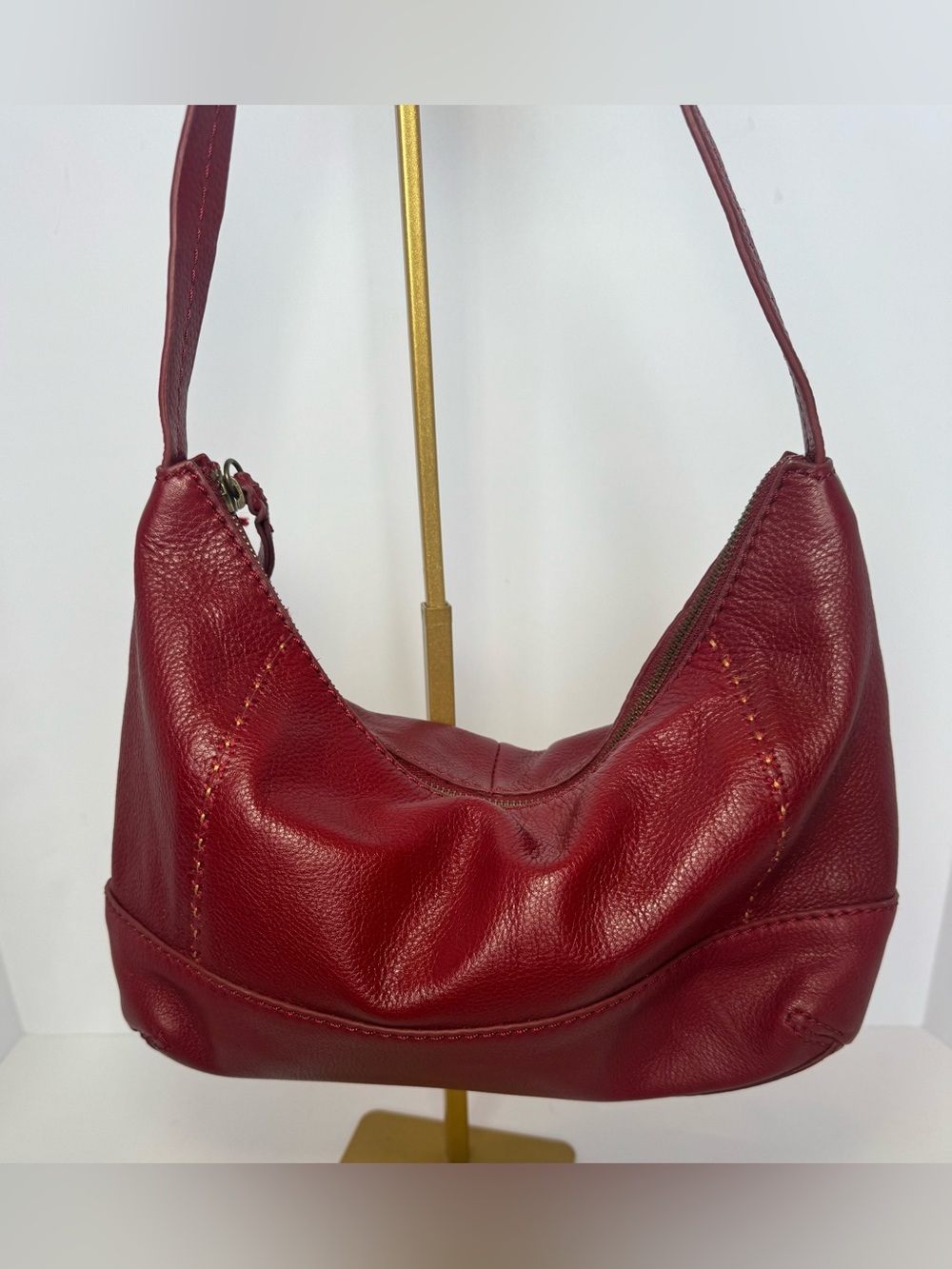 The Sak Red Pebbled Leather Small Hobo Shoulder Bag Slouchy Boho Y2K